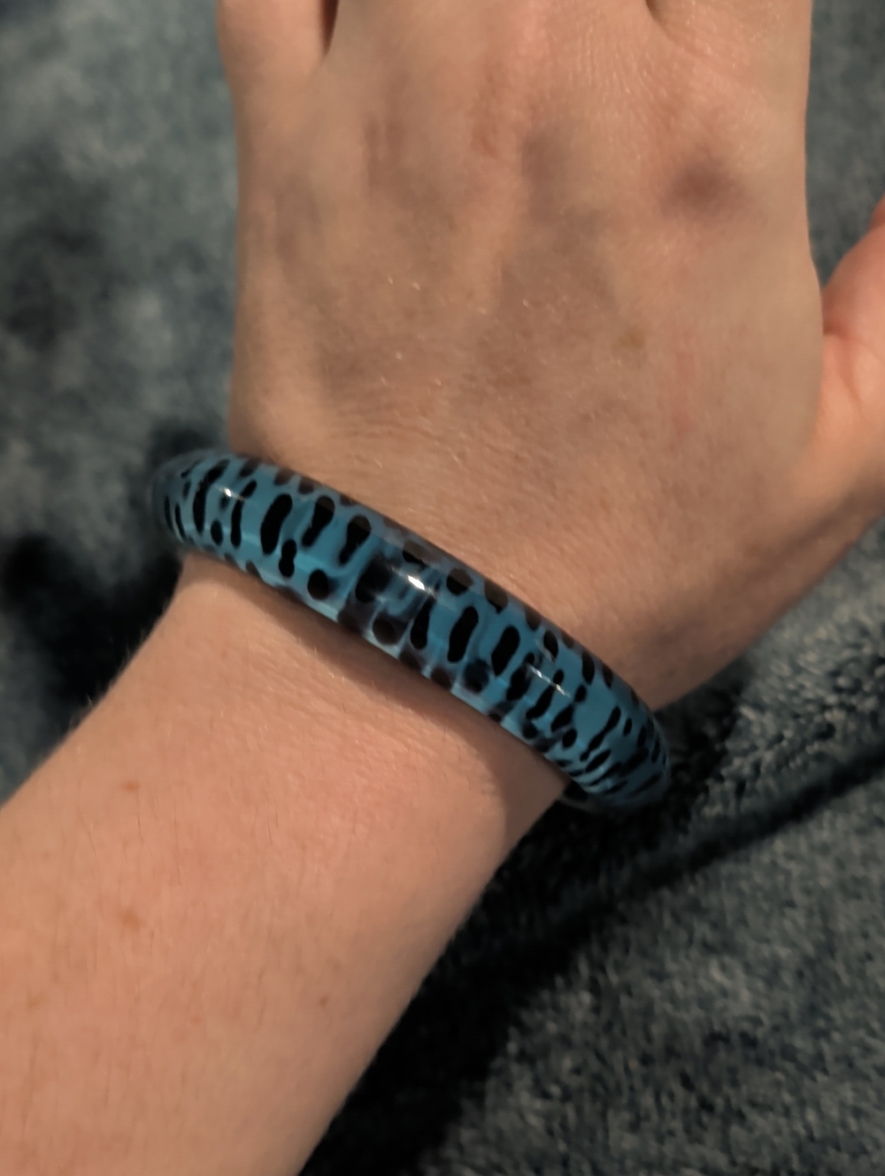 Splendette Blue and Black Animal Print Resin Bangle